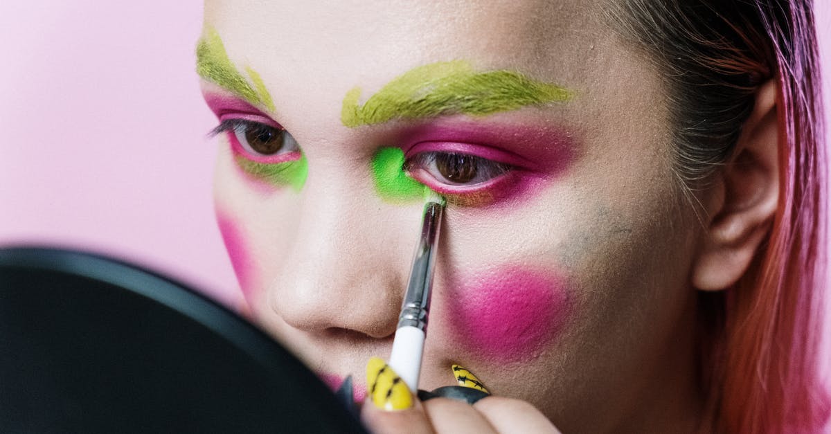Which legendary skins have unique voice lines and unique visual abilities? - Woman With Pink and Green Face Paint