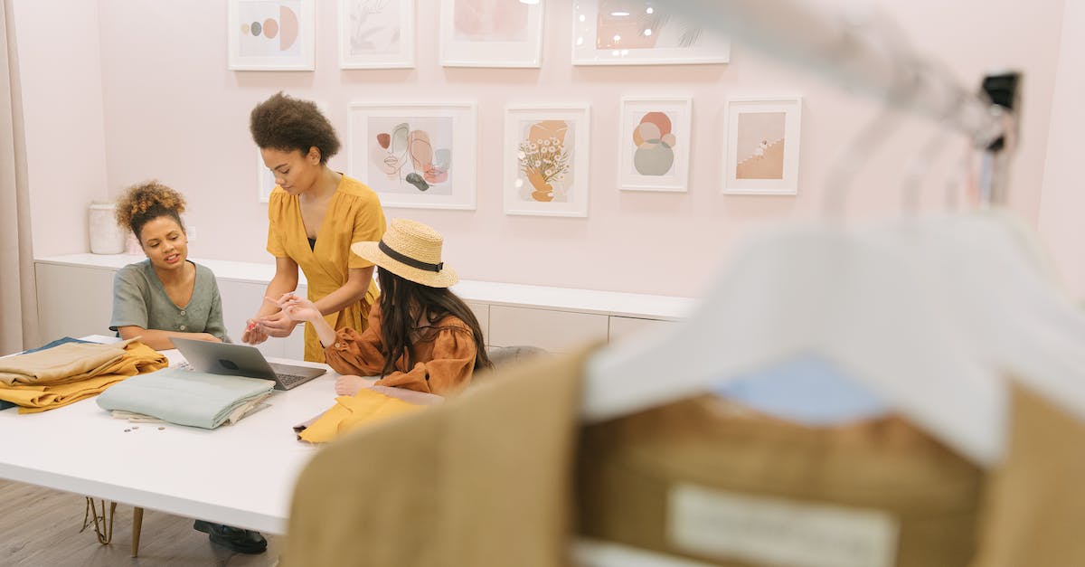 Who will be the leader if 6 colonels are in the same squad? - Women Working Together