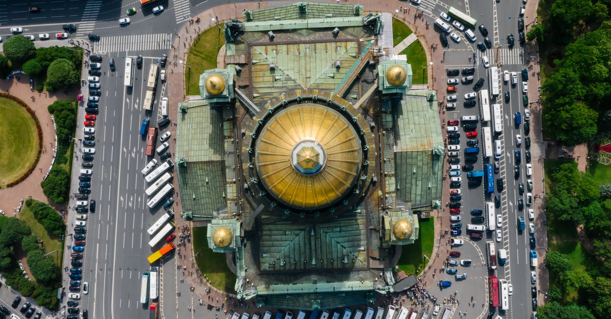 [Answered] Why did my Nether Portal spawn on the roof of the Nether? krazyGaming