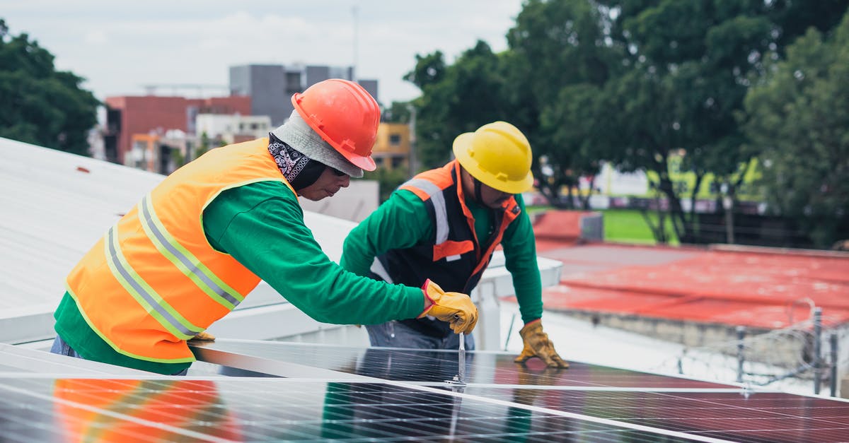 Why doesn't the Pokémon Go installation work? - Solar Technicians Installing Solar Panels