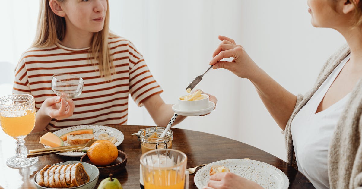 Why is Don't Starve Together laggy? - Woman in White and Black Stripe Shirt Holding Silver Fork Why is Don't Starve Together laggy? - Woman in White and Black Stripe Shirt Holding Silver Fork