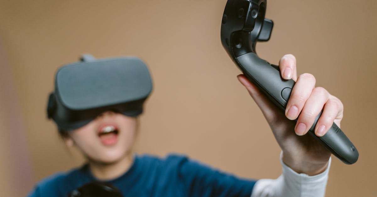 Why is my Minecraft PE gamer tag invisible? - A Woman Playing a Virtual Reality Game Why is my Minecraft PE gamer tag invisible? - A Woman Playing a Virtual Reality Game