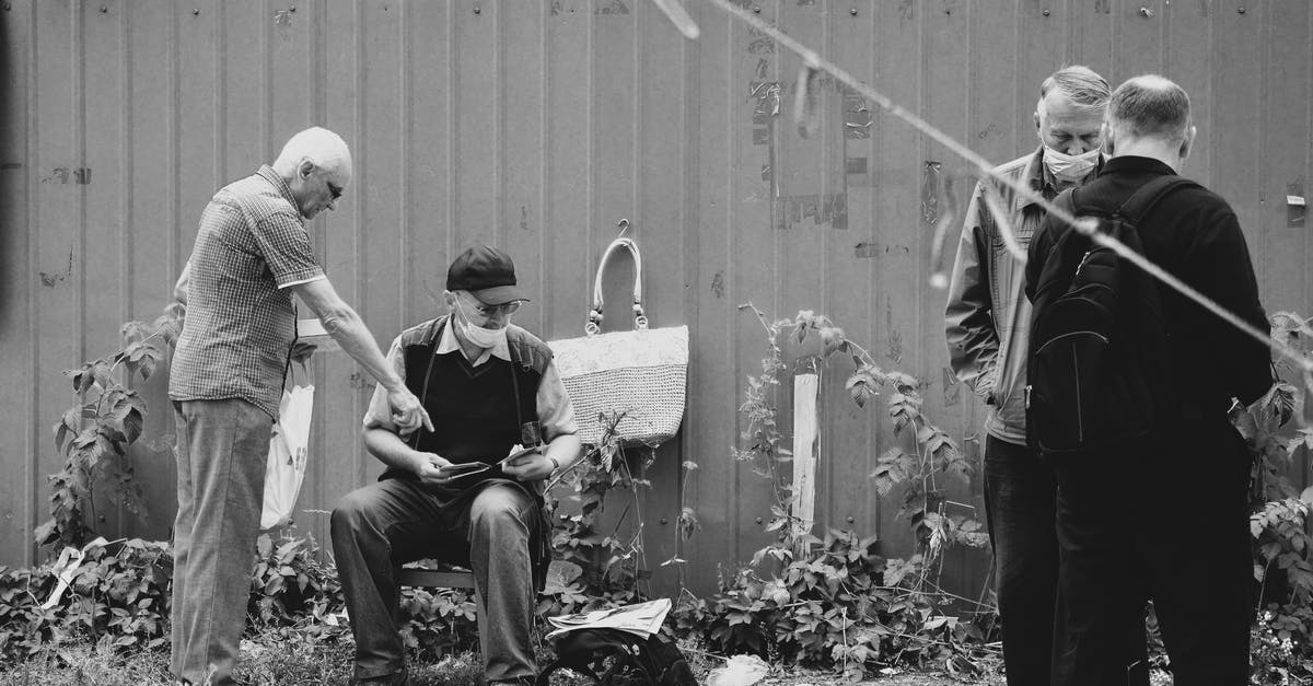 Why my Minecraft villager does not identify items while trading? - Elderly Men in a Street Sale Why my Minecraft villager does not identify items while trading? - Elderly Men in a Street Sale