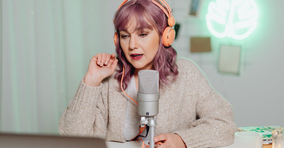 Xbox360 headphone says I'm talking but no one can hear me - A Woman Talking on a Microphone while Wearing a Headphone Xbox360 headphone says I'm talking but no one can hear me - A Woman Talking on a Microphone while Wearing a Headphone